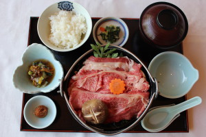 山形牛鍋膳(辛みそ味）